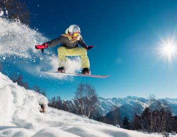 freestyle snowboarder in mammoth lakes